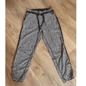 Lululemon Black White "silky" Lightweight Tapered Jogger Pants 8